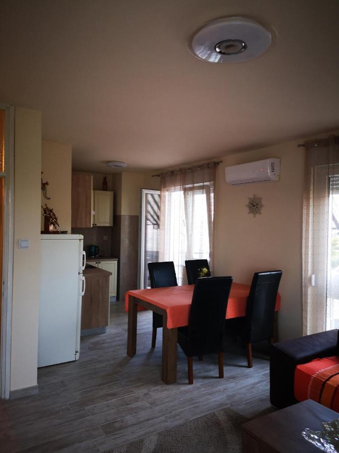 Apartman Petrovic City Center 特罗吉尔 外观 照片